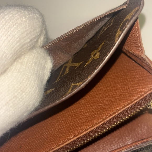 Authenticc Louis Vuitton Sarah Wallet - Picture 5 of 10
